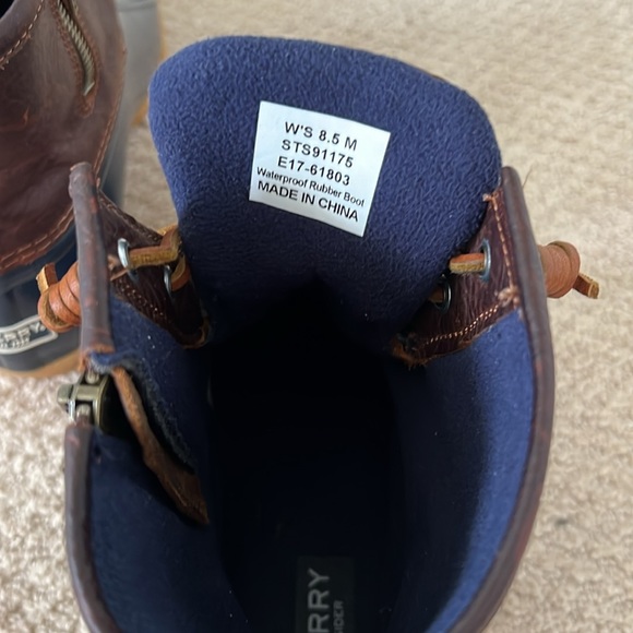 Women’s Sperry Salt Water Duck Boots - Picture 3 of 4